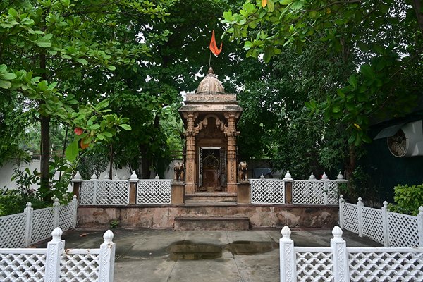Company Temple